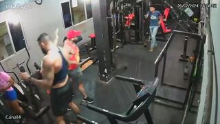 Gym Junkies Robbed At The Gunpoint