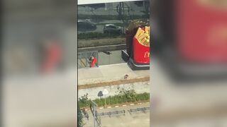 São Paulo Woman Jumps From The Mall Roof