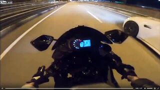 Female motorcyclist crashes while speeding