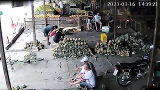 Massacre at the fruit market ecuador uncensored videos mur