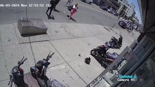 Scooter-rider smashes repairman in the head with his helmet over $30 bil