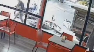 Bodyguard confronts thieves and kills one of them.