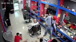 Barbershop Robbed By Gunman In Honduras