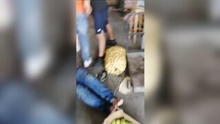 Vendor Gets Beaten To Pulp By Extortionists In Mexico