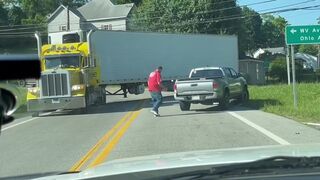 Lol: Virginia driver jumping on semi’s steps, then fleeing when confronted by trucker