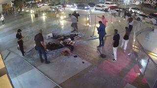 Nightclub glass balcony collapses kills 2, injured 16 - Mexico
