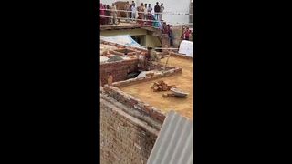 Terrible Way To Die On The Roof In India