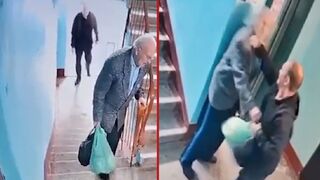 Elderly man beaten and robbed for his bag of groceries - Russia