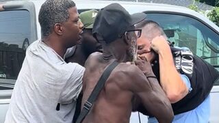 Police officer enters hood by himself and gets assaulted - New Orleans