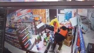 Clerk Gets Inot A Fight With An Armed Thief