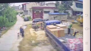 Chinese Worker Truly Has A Bad Day At Work