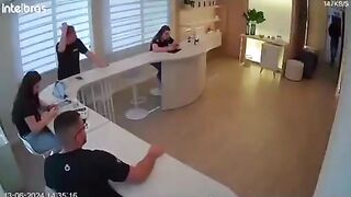 Failed robbery attempt. Video. Brazil.