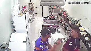 Typical Brazilian robbery. Video.