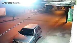 Knife attack and robbery. Video. Kevedo, Ecuador