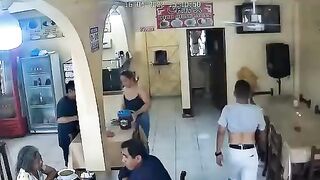 Murder in a cafe. Ecuador. Video. 2022.