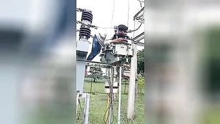 The man was under high voltage. Video. India.