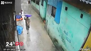 Man received an electric shock. Video. Vietnam.