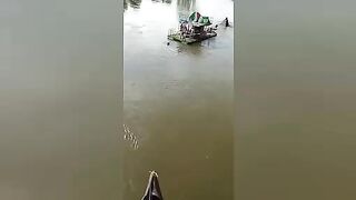 Raft with tourists overturned. Video. Krasnoufimsk.