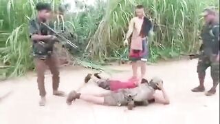 Rebels execute soldiers. Video. Myanmar.