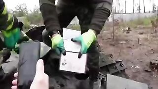 Extraction of a corpse from a tank. Video. Ukraine