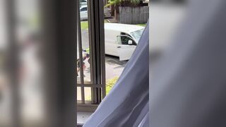 Australia: Postie and cyclist brawl on Gold Coast