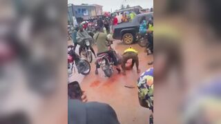 Note To Self: Never Try To Steal Motorcycle In Nigeria