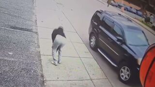 Woman Dragged y Thief In Massachusets