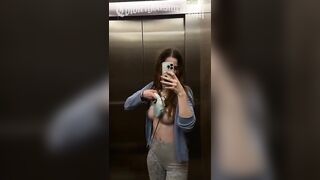 Tittie flash in the elevator