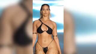 Oh My Lord: This Runway Model Is Really Thick!